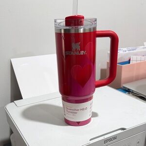 30oz rouge heart gradient color Stanley Tumbler with straw lid